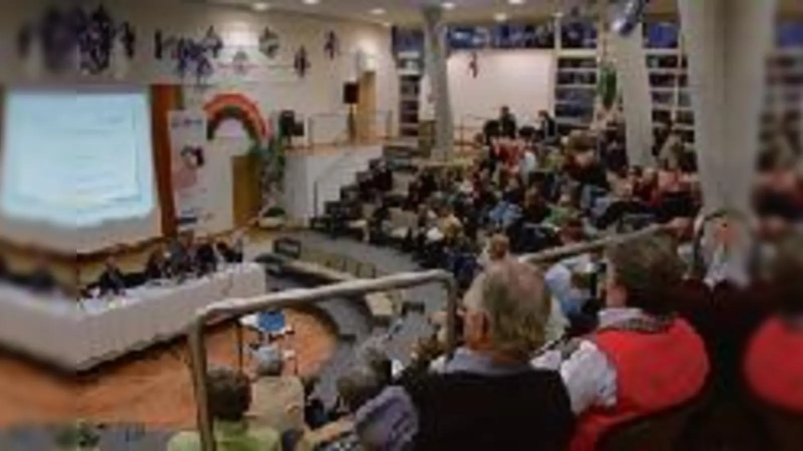 Reges Interesse der Bürger an der Geothermie in Unterföhring: Eine GEOVOL-Infoveranstaltung war gut besucht.	 (Foto: 84 GHz)