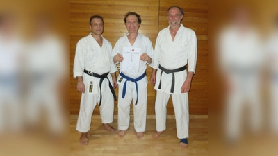 Trainer René Mros, Heinz Glöckner und Abteilungsleiter Karate Norbert Wittmann (von links). (Foto: Budo Verein Herrsching)