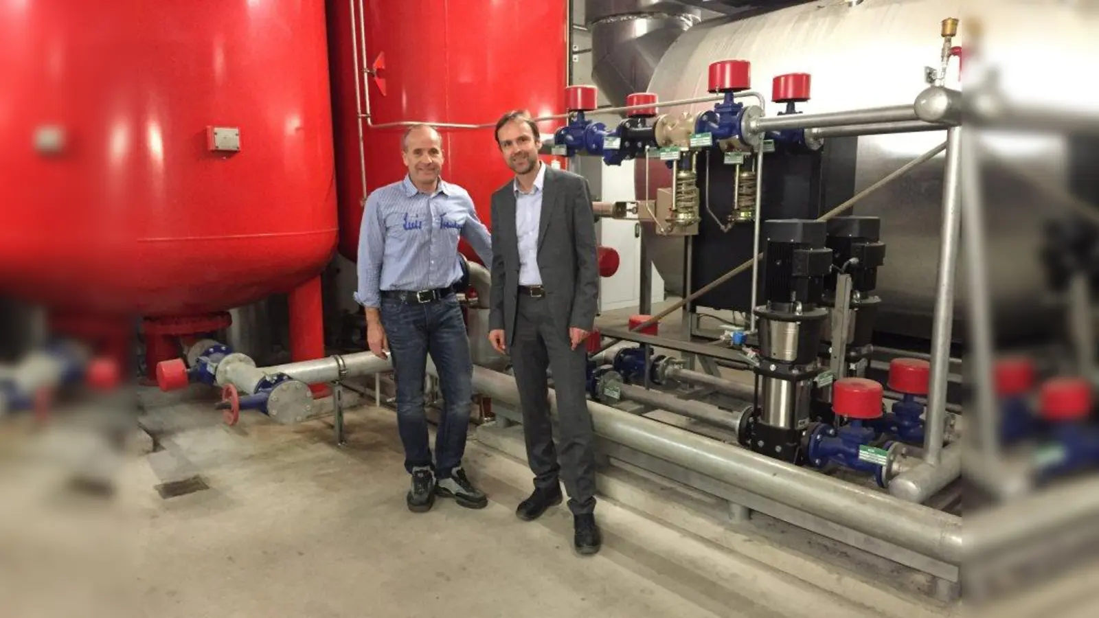 Feuerwehrmann Thomas Rümmele (links) und Stefan Birle (SWM). (Foto: FFW)