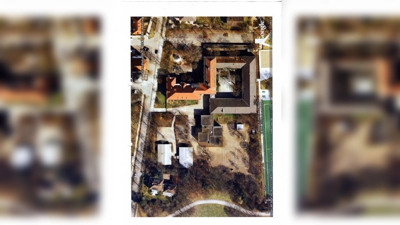 Aus der Vogelperspektive sind deutlich die freien Kapazitäten des Schulkomplexes erkennen: An- oder Neubauten sind im östlichen Teil des Geländes möglich. (Foto: privat)