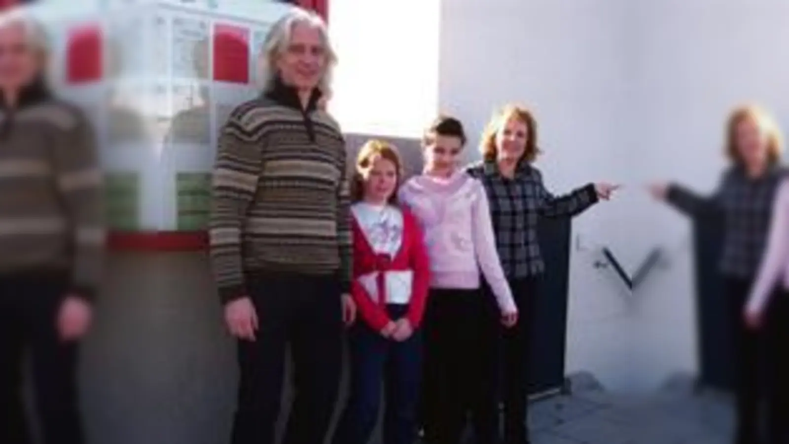 Freuen sich schon auf das erste Lerncafé am Ackermannbogen: Reiner Schmidt, Schüler und Lernhelferin. (Foto: VA)