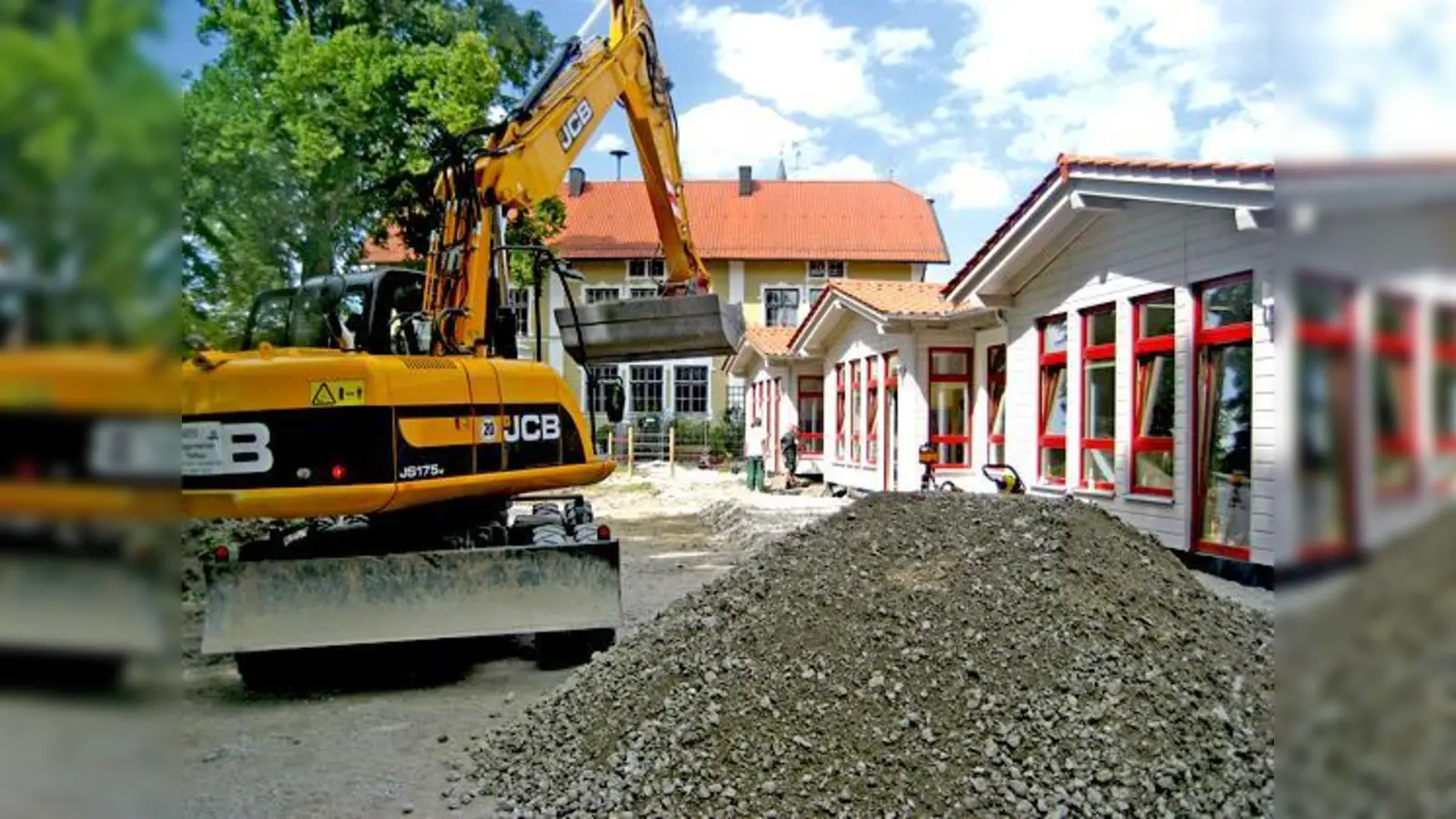 Bald werden Kinder spielen, wo jetzt noch die Baumaschinen und Arbeiter tätig sind. 	 (Foto: VA)