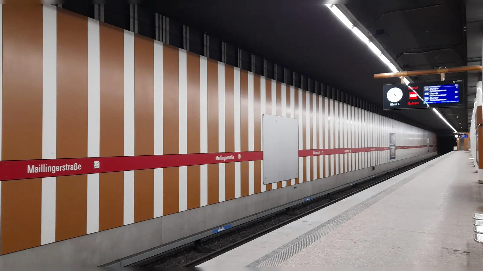 Die U-Bahnstation Maillingerstraße wurde 1983 eröffnet. Jetzt wird der Bahnhof saniert, barrierefrei ausgebaut und brandschutztechnisch erneuert. (Foto: Beatrix Köber)