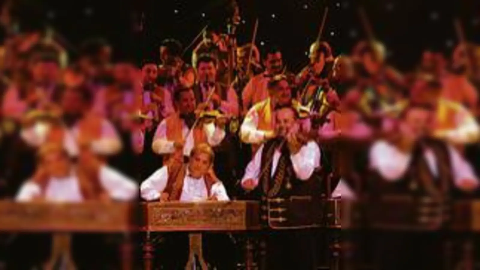 Das »BGSO« ist das größte Zigeunerorchester der Welt.  (Foto: VA)