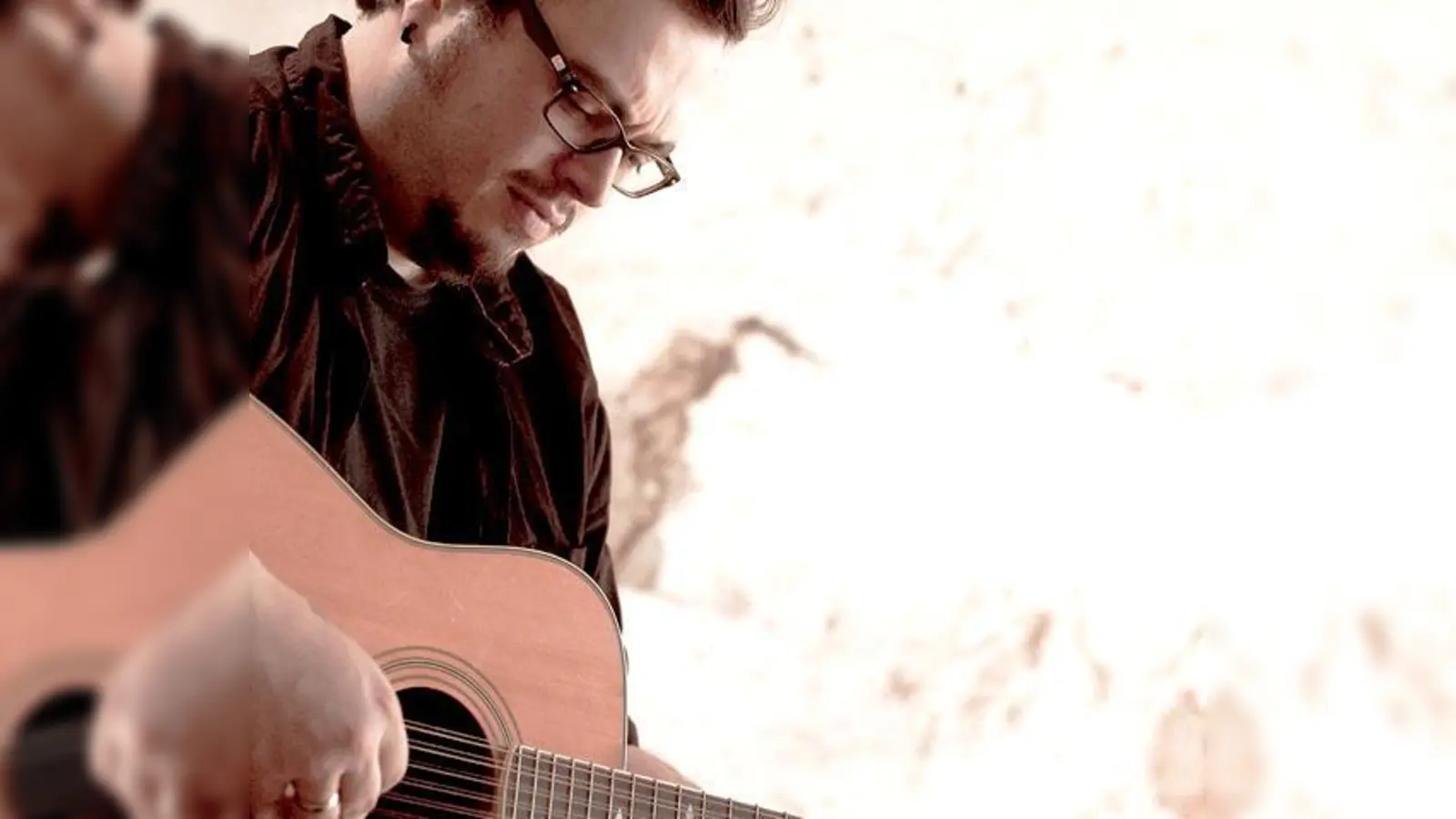 Mathias Kellner spielt live in München. 	 (Foto: VA)