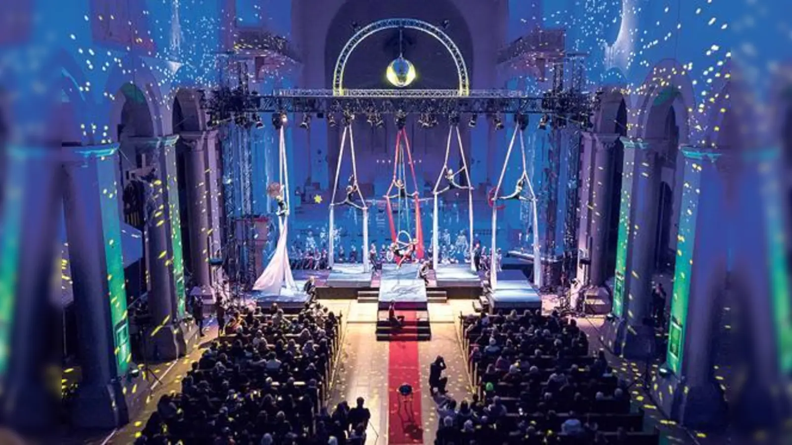 Einer der Höhepunkte der »Majostics« waren die Auftritte in der St. Maximilian Kirche. Gleich drei Auszeichnungen haben die Schülerinnen für ihr Programm erhalten. Jetzt hoffen sie auf viele Stimmen.  (Foto: privat)