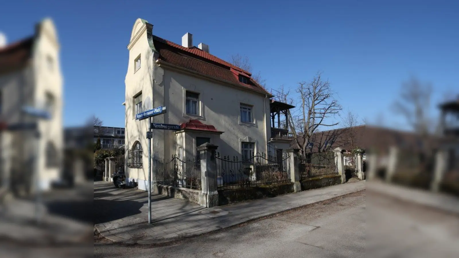 Josef Stögers Fotografien zeigen seinen persönlichen Blick auf Laim. Zwölf Laimer Bilder begleiten im „Laimer Kalender“ durchs Jahr, darunter dieses vom Agnes Bernauer Platz 2. (Foto: Josef Stöger)
