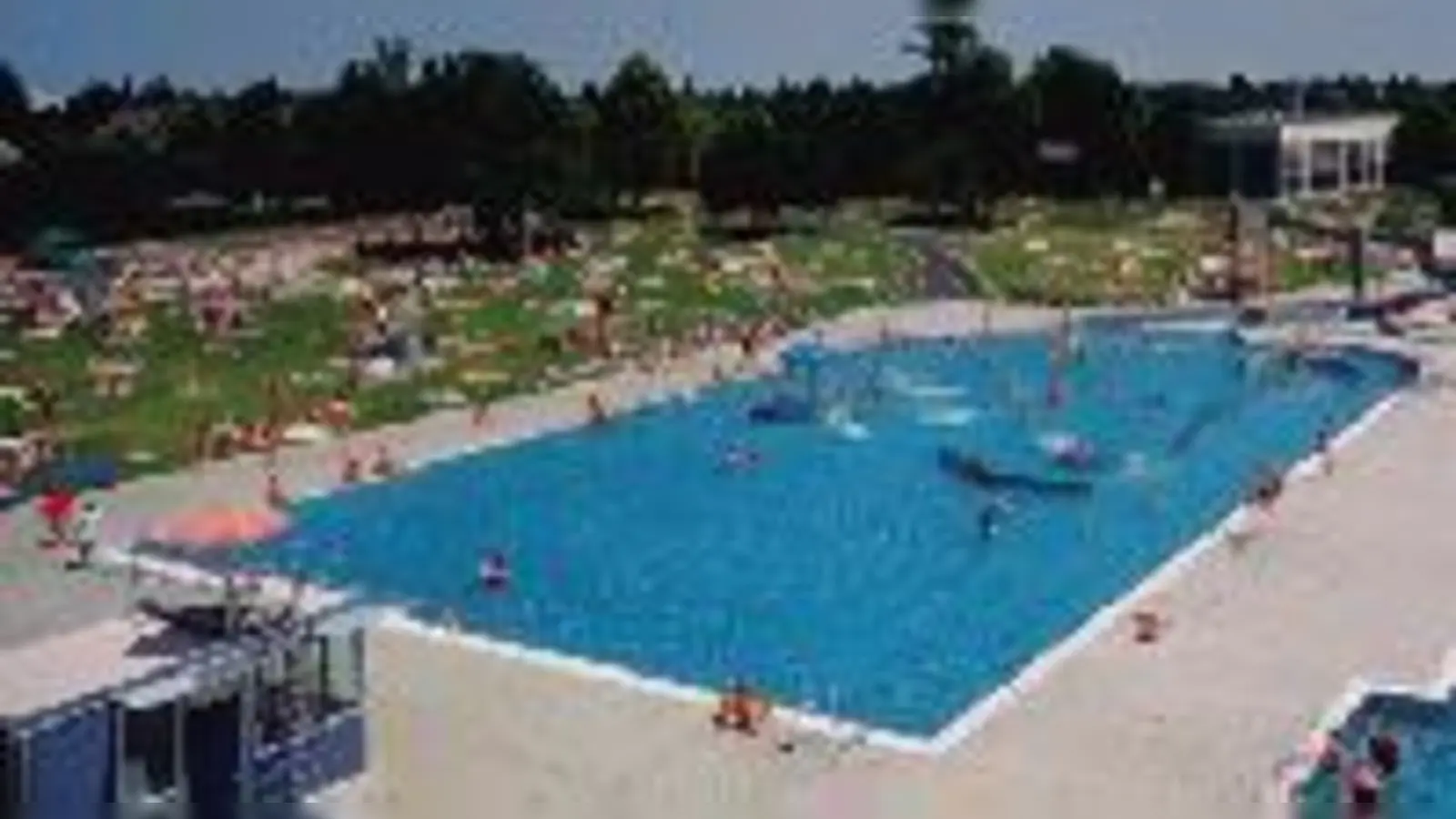 Das Michaelibad ist seit 1955 ein  (Foto: heute ist es im Sommer wie im Winter ein modernes Familien- und Erlebnisbad für Sport, Spaß und Wellness. (Bei schlechtem Wetter entfällt die Feier ersatzlos.))