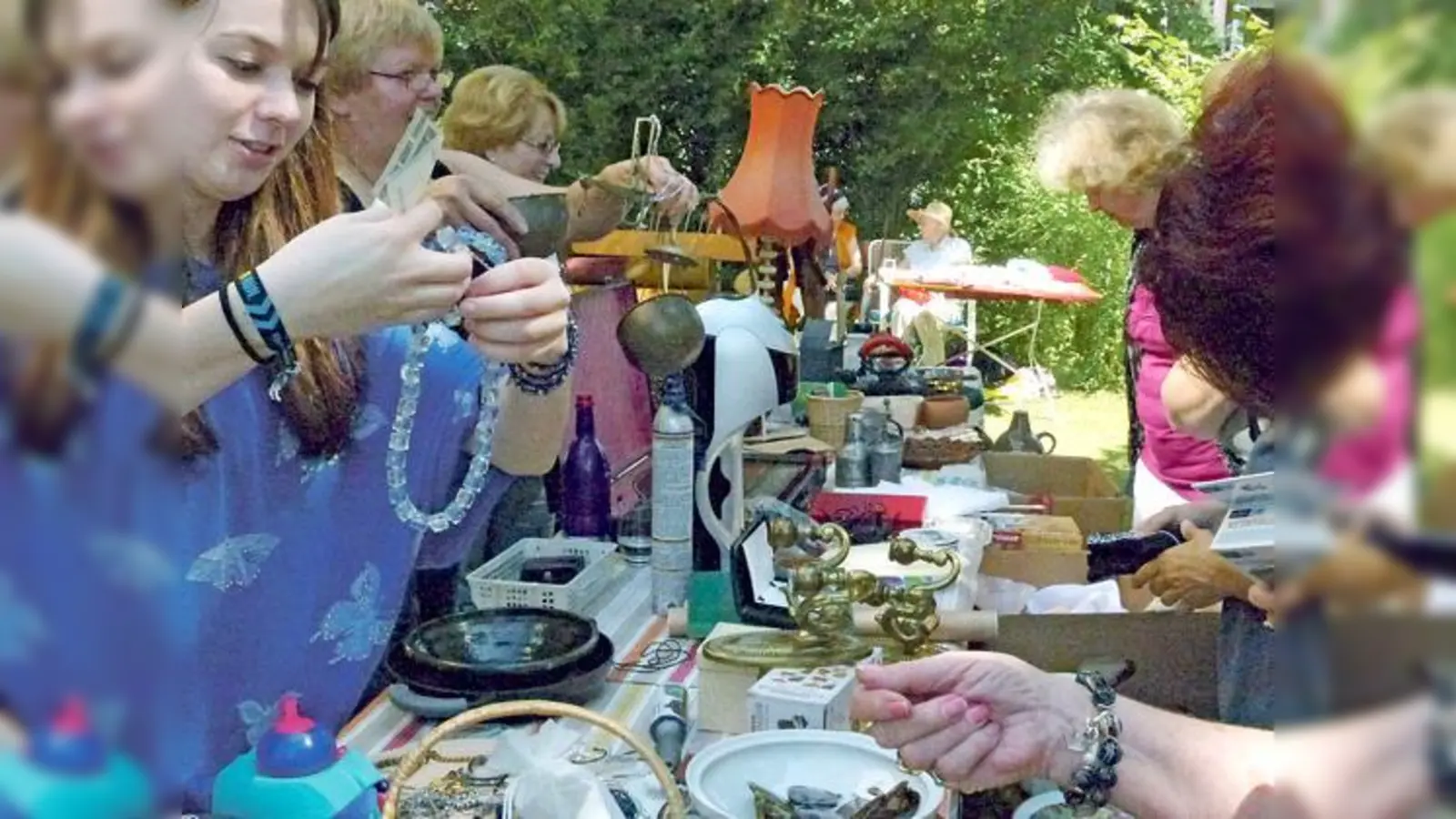 Auch ein Flohmarkt findet am Tag der offenen Tür bei den Ottobrunner Senioren statt. 	 (Foto: Dorn)