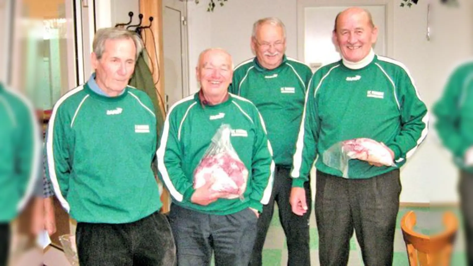Franz Pilsinger, Adi Müller, Sepp Angermaier und Fridl Knauer (v. links) zeigten sich beim letzten EC Parksee-Turnier in Hochform.	 (Foto: VA)