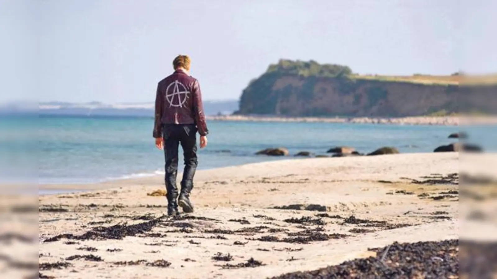 Gefühlte Anarchie am Ostseestrand: Die Dorfpunks sehnen sich nach einem aufregenderem Leben.  (Foto: Film)