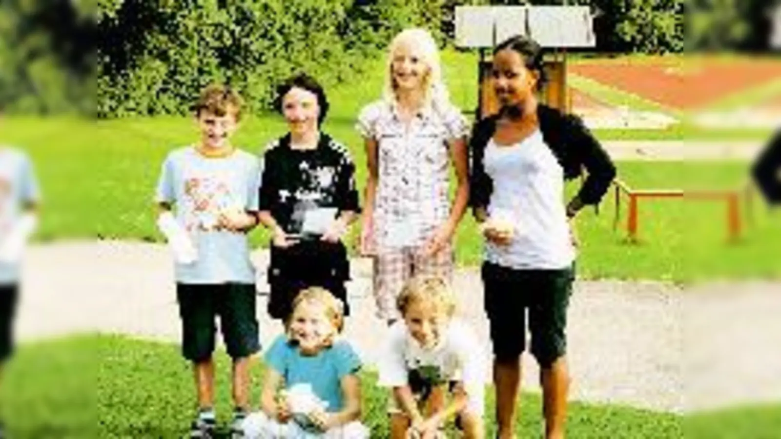 Glückliche Sportler (v.li.) Marius Hafenrichter, Niklas Stolz, Elisabeth Hafenrichter, Ilka Sprackties, Tobias Hübner und Saron Kasshun.	 (Foto: PSV)