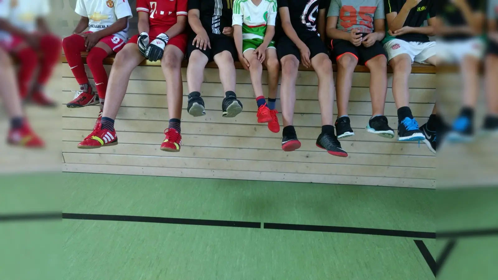 Fußball-Sommercamp im Nachbarschaftstreff Westerhamer Straße mit buntkicktgut (Foto: VA)