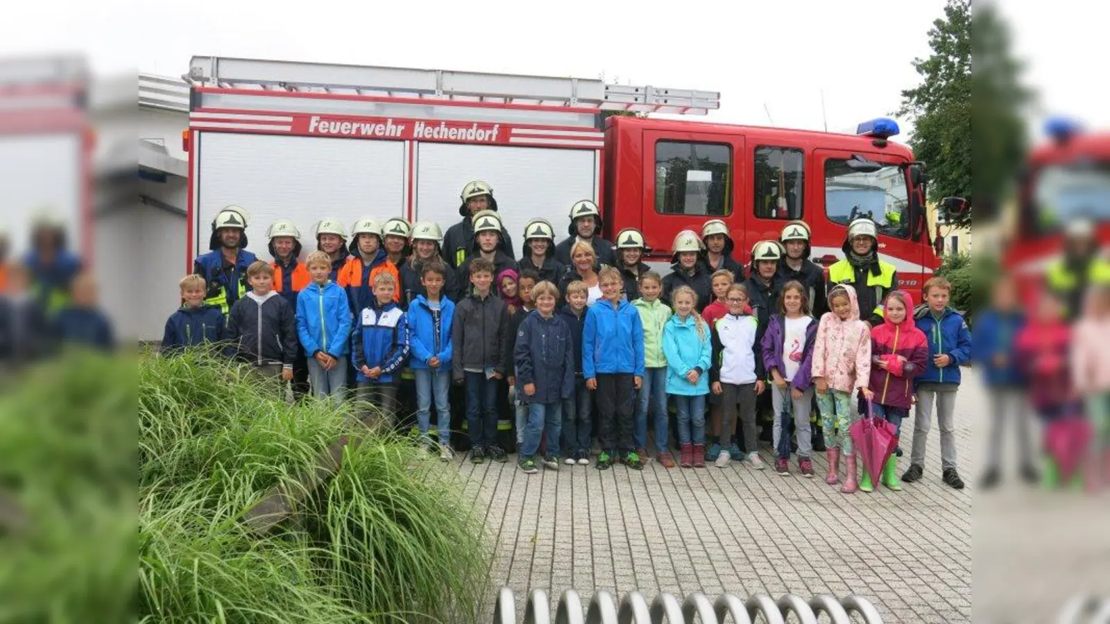 Grundschüler probten mit der Feuerwehr für den Ernstfall. (Foto: Grundschule am Pilsensee)