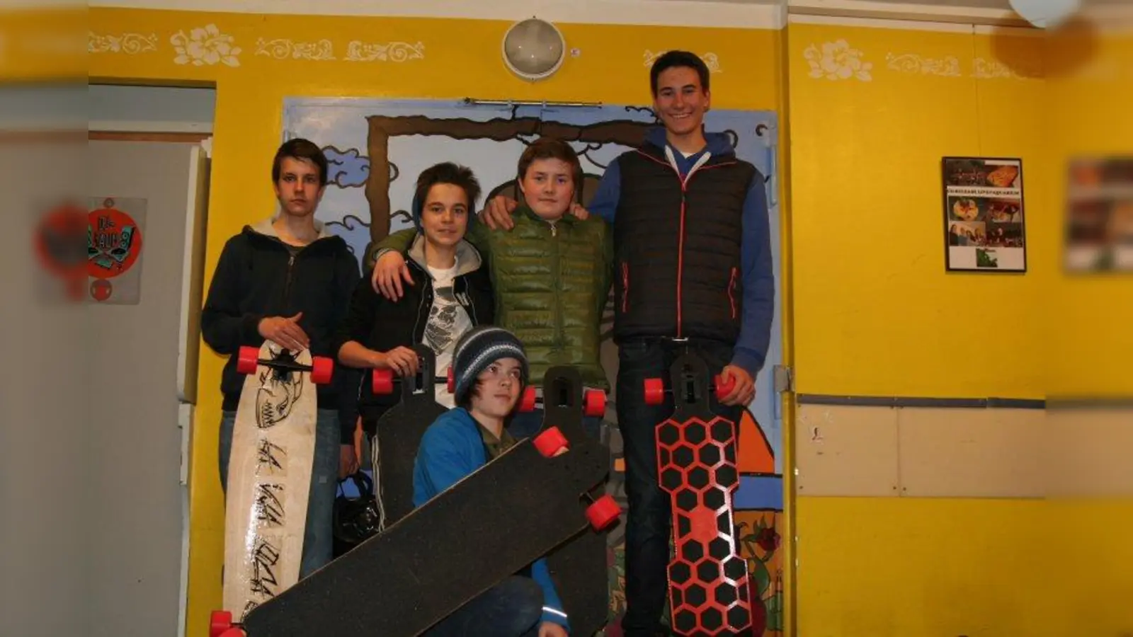 Beim letzten Longboardworkshop sind viele tolle und ganz verschiedene Boards entstanden. (Foto: Jugendzentrum aqu@rium)