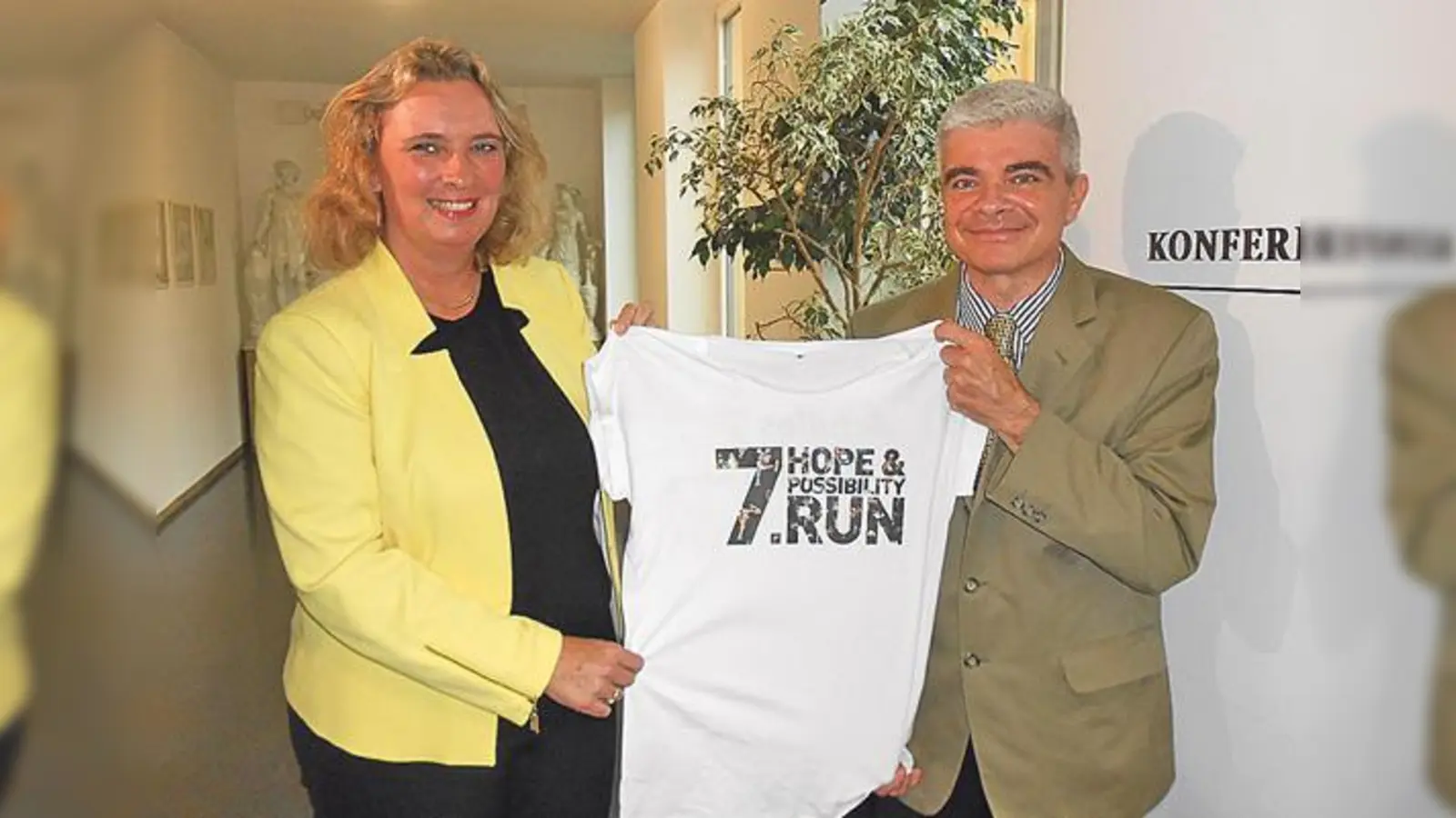 Ministerin und Schirmherrin Kerstin Schreyer und Alexander Hentzschel von Achilles Germany.	 (Foto: VA)