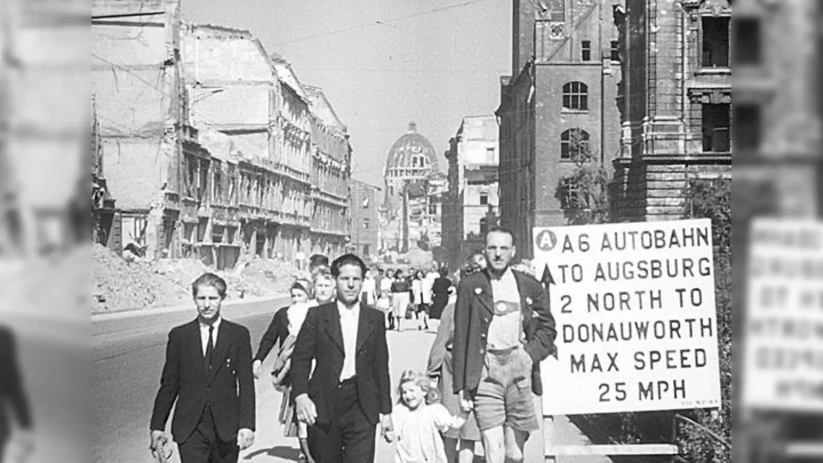 In einer Sondervorführung zeigt das Filmmuseum den restaurierten Film »München 1945«.   (Foto: VA)