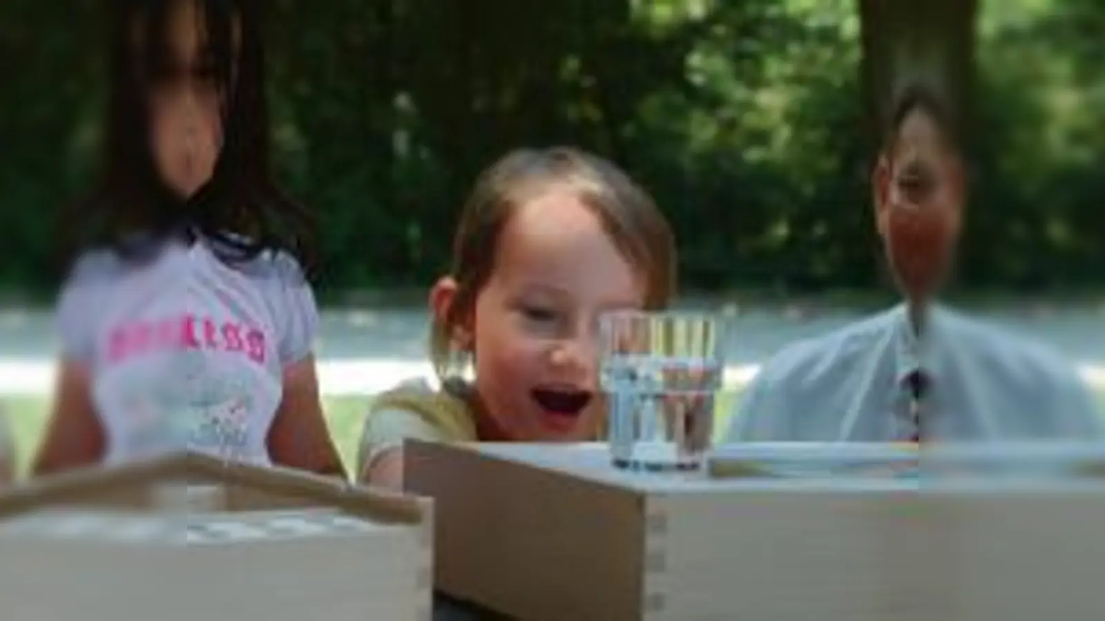 Alicia ist nur eine von vielen kleinen »Forscherinnen« des Kindergartens am Rose-Pichler-Weg.	 (Foto: VA)