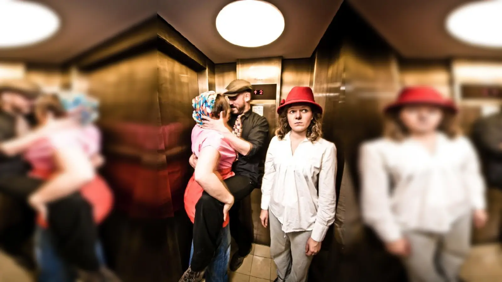 Schmöker geben den Ton an: Bühnenpolka improvisiert frei nach dem Motto »Aufgeschlagen«.	 (Foto: VA)