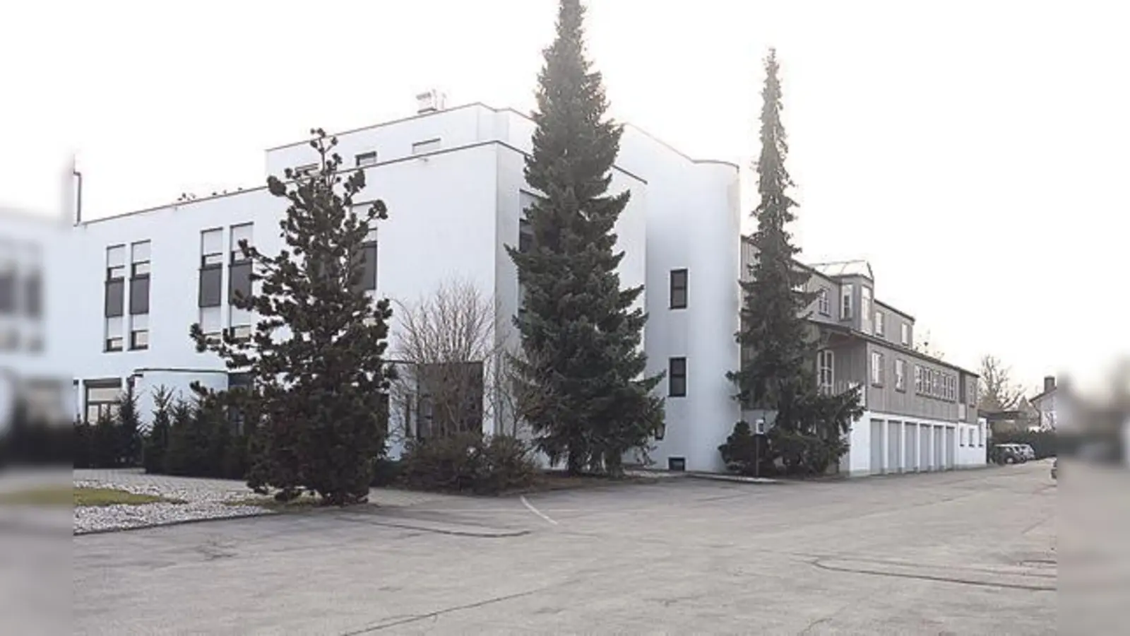 Das Grundstück an der Hans-Durach-Straße, auf dem das Hotel Huber steht, soll bebaut werden. Wohnungen statt Hotelgewerbe sind geplant.   (Foto: Kohnke)