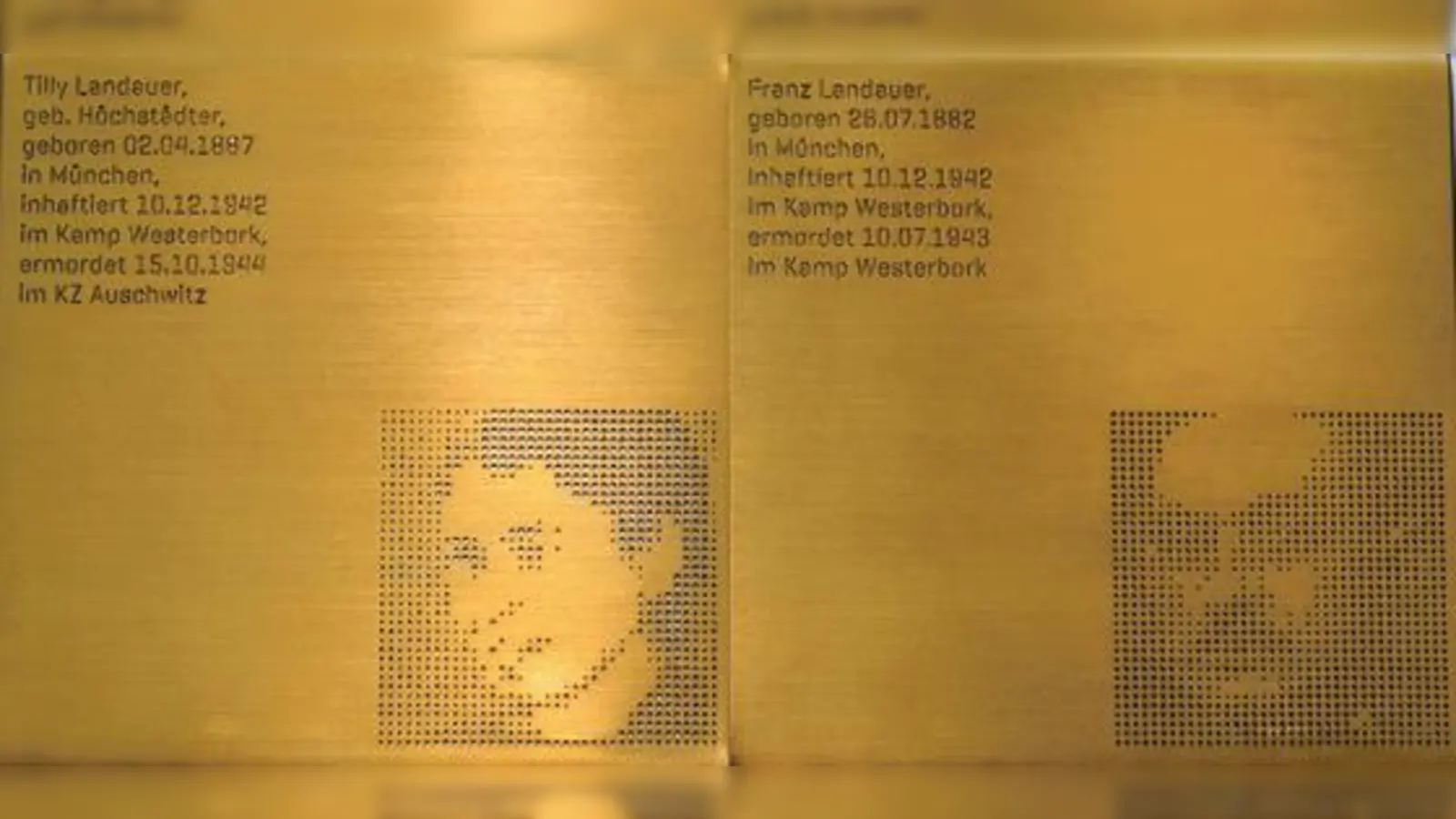 Anders als die in vielen Städten üblichen Stolpersteine werden die Erinnerungstafeln an der Wand angebracht.  (Foto: Robert Bösl)