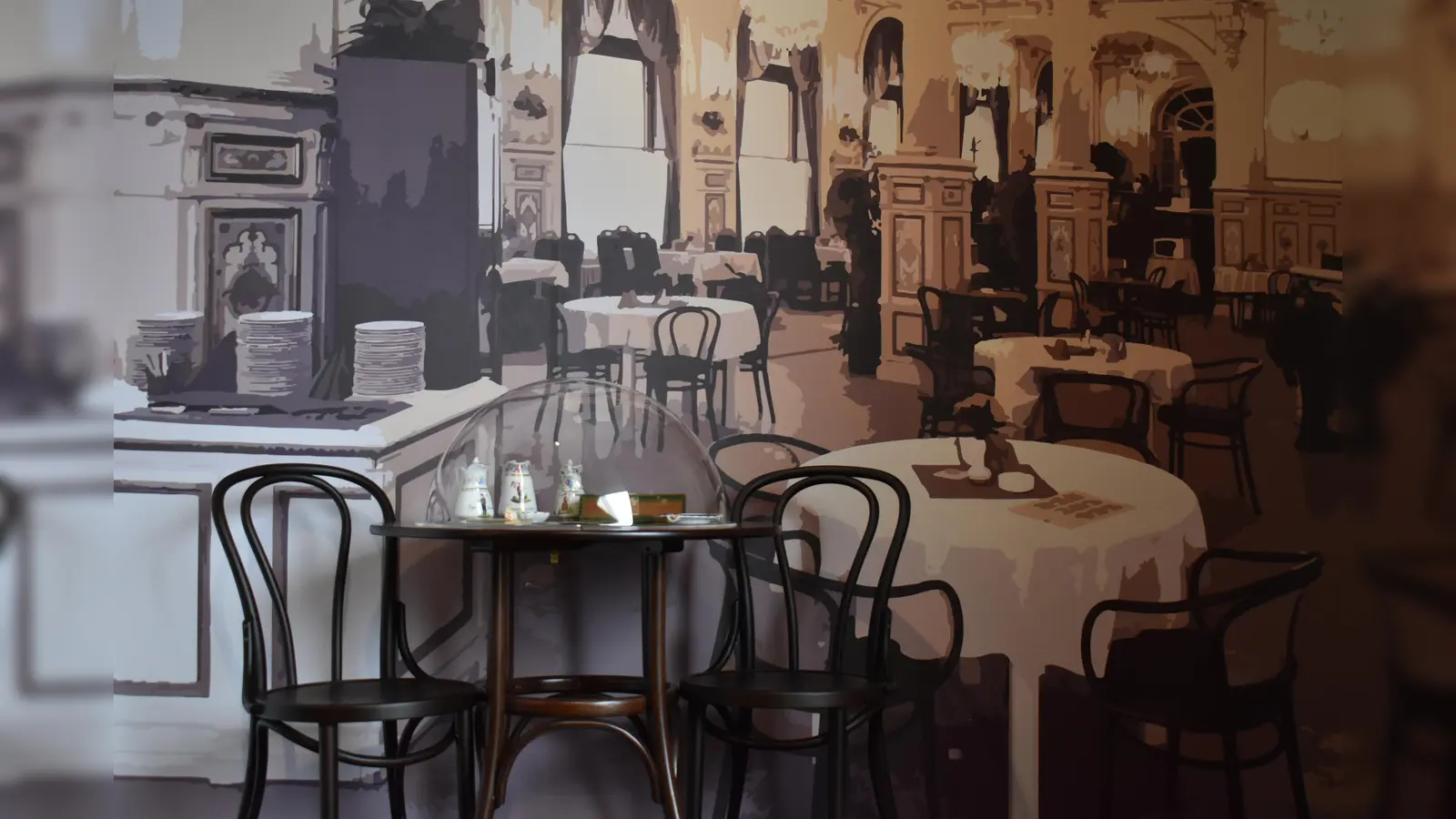 Zu einem Streifzug durch die Geschichte der Kaffeehausmusik lädt das Sudetendeutsche Museum ein. (Foto: Daniel Mielcarek )