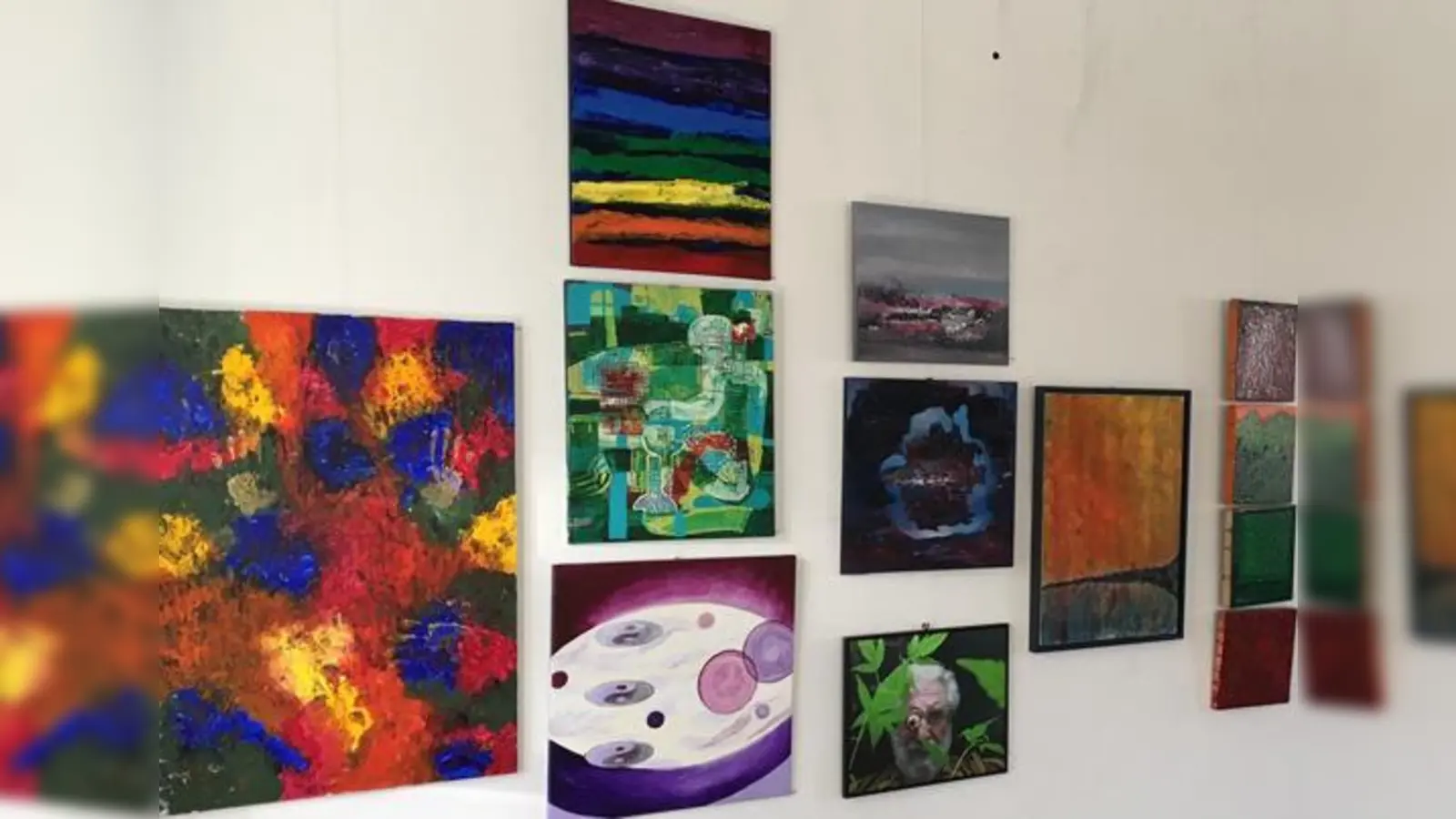 In der Ausstellung drehte sich alles rund um die Themen Transparenz und Transzendenz.	 (Foto: VA)