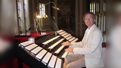 An der Steinmeyer-Woehl-Orgel ist Armin Becker zu hören (Foto: VA)