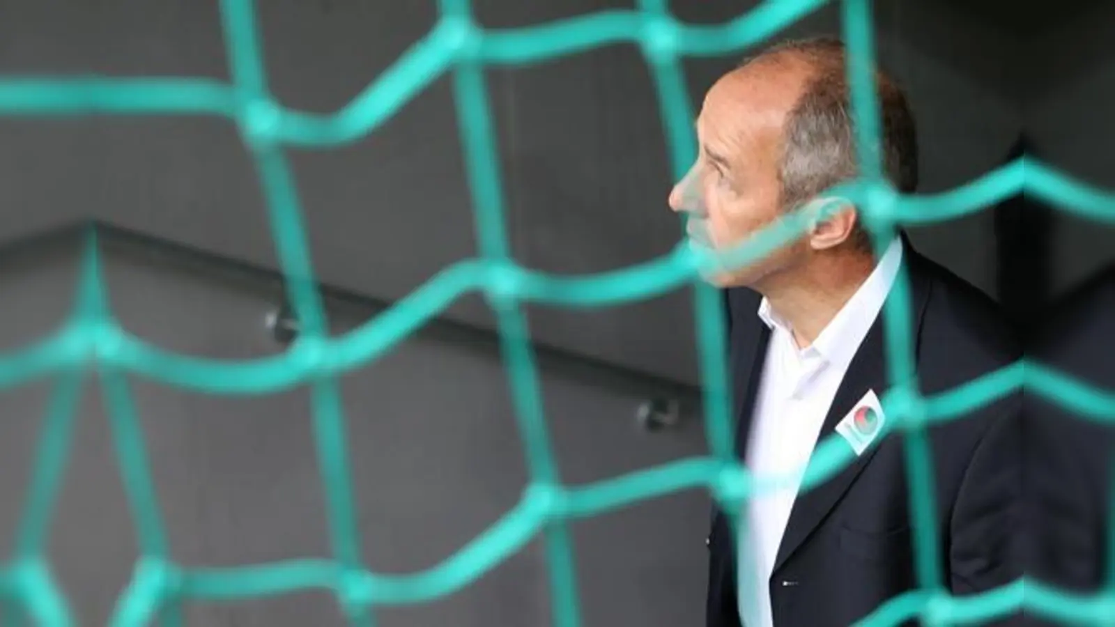Blickt nach oben: Löwencoach Reiner Maurer.  (Foto: A. Wild)