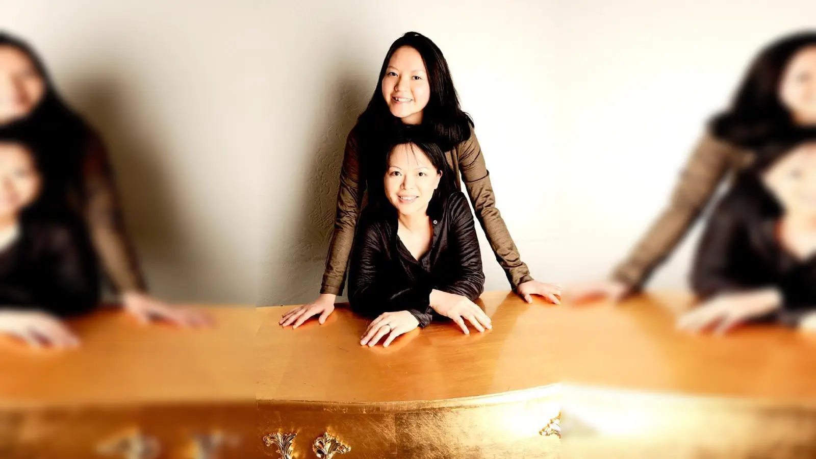 Die Schwestern Ya-ou Xie und Yashuangzi Xie 	treten am 19. Januar in Ebersberg auf. 	 (Foto: VA)