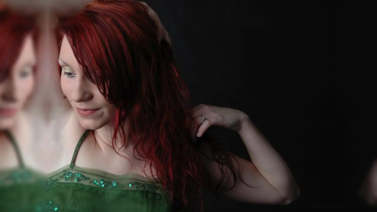 Miriam Arens leiht der Formation »ClavenClang ­SirenenSang« ihre Stimme.	 (Foto: Theater)