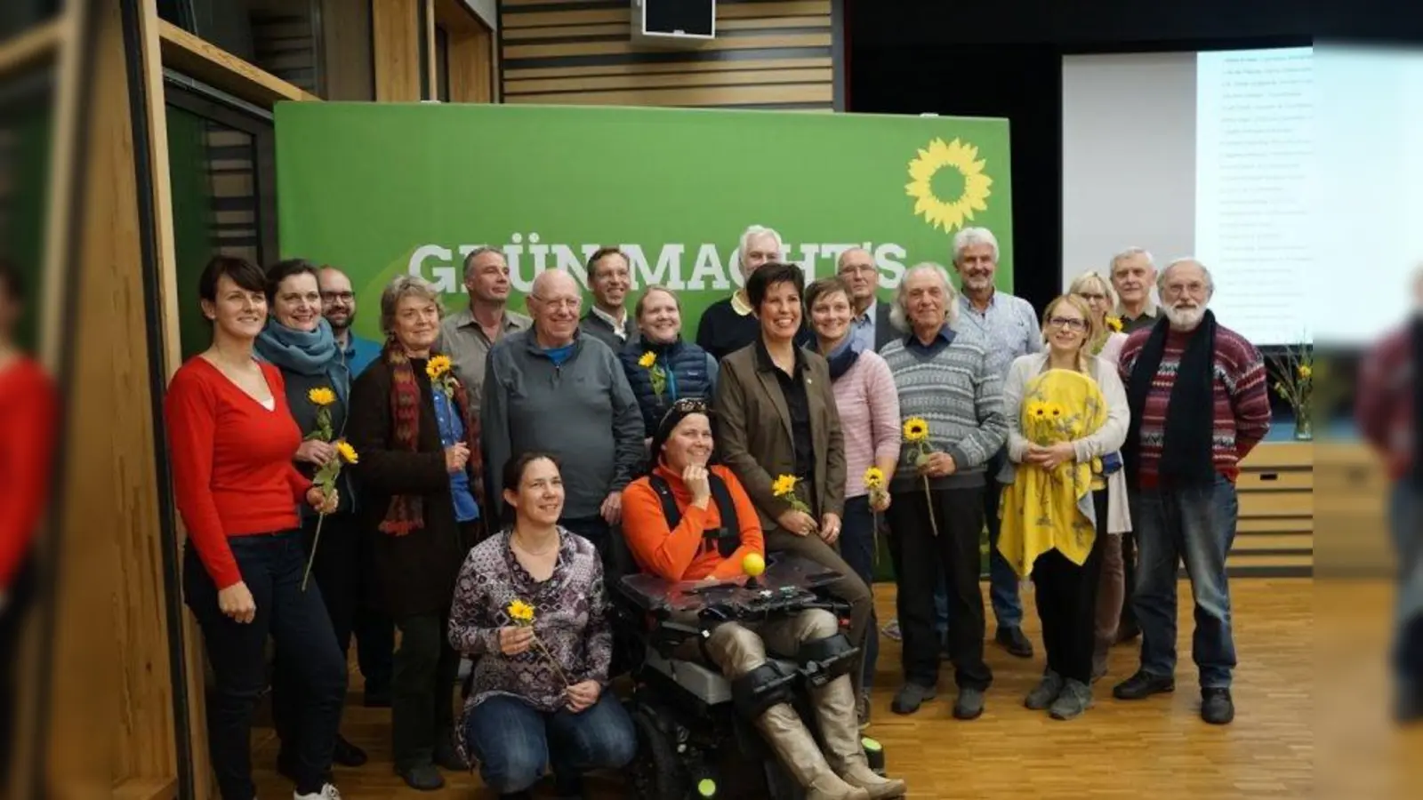 Altbekannte Gesichter und auch neue Kollegen stellten die Grünen an ihrer Veranstaltung zur Vorstellung der Kandidatenlisten im Rathaus vor. (Foto: Bündnis 90/Die Grünen)