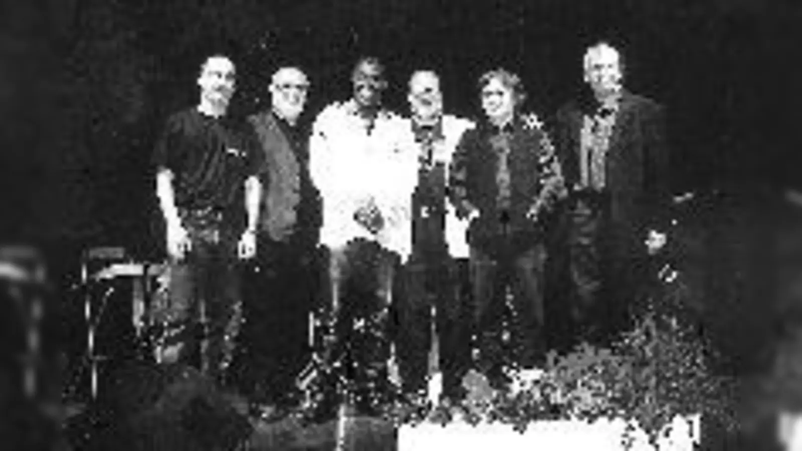 Der »Blues-Bertl« (3. v. li.) mit seiner Band.	 (Foto: Privat)