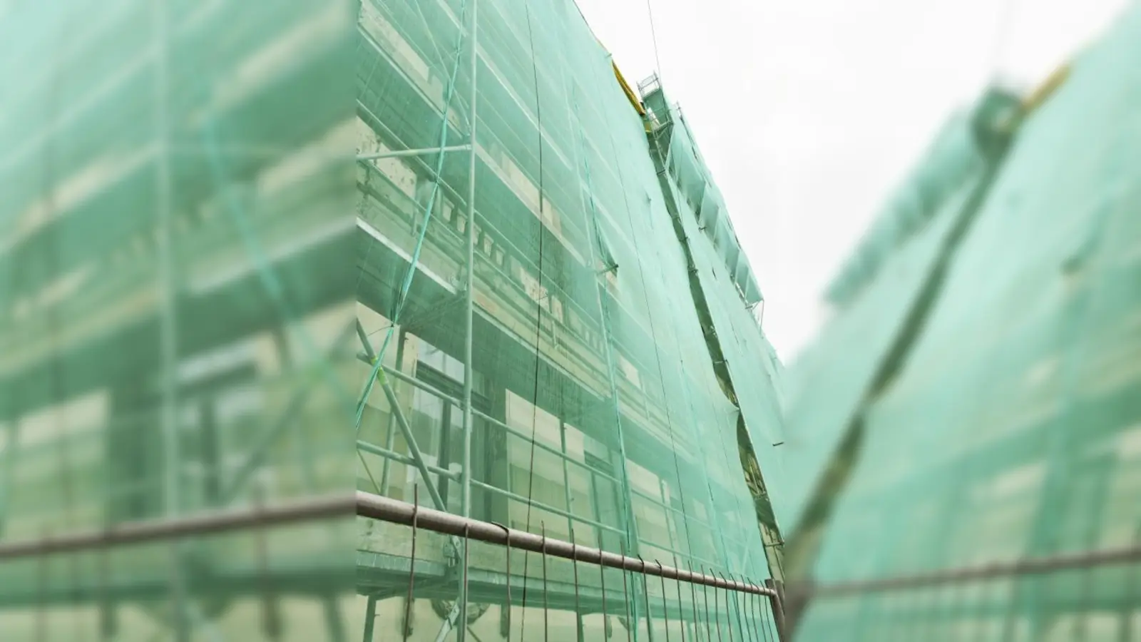 Ist der Rohbau in Ordnung, ist die Sanierung einem Abriss vorzuziehen, raten Experten. (Foto: photos.com)