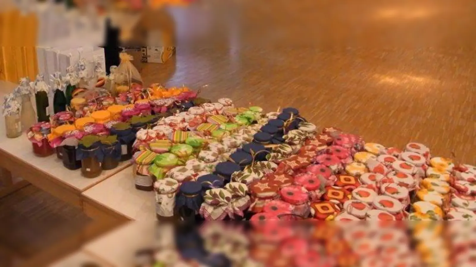 Jede Menge selbst gemachter Marmeladen werden beim Adventsbasar der Himmelfahrtsgemeinde angeboten. (Foto: Himmelfahrtsgemeinde)