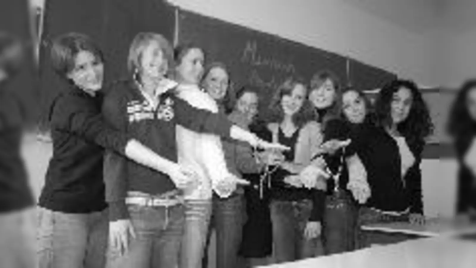 »Munich-Pearls«, das sind Sabrina, Anna, Katharina, Madeleine und Laura, Anna-Maria, Patricia, Ebru und Mirijam (v. li.).                                                       (Foto: gf)