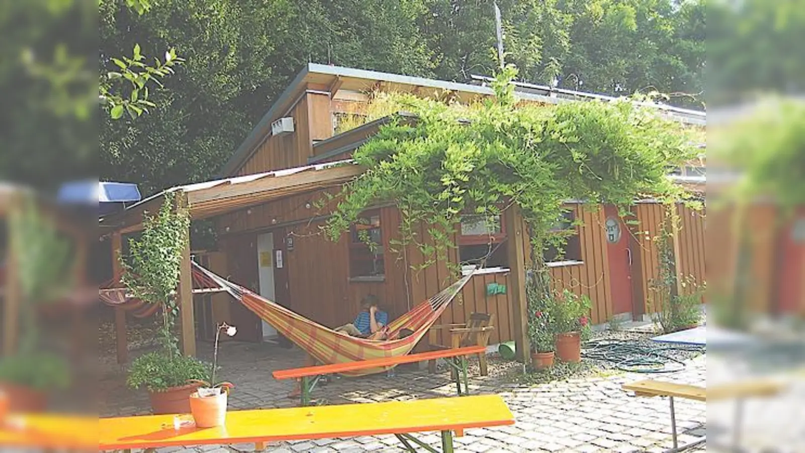 Einfaches Nachtquartier für Jugendliche: »The Tent« im Kapuzinerhölzl. 	 (Foto: Privat)