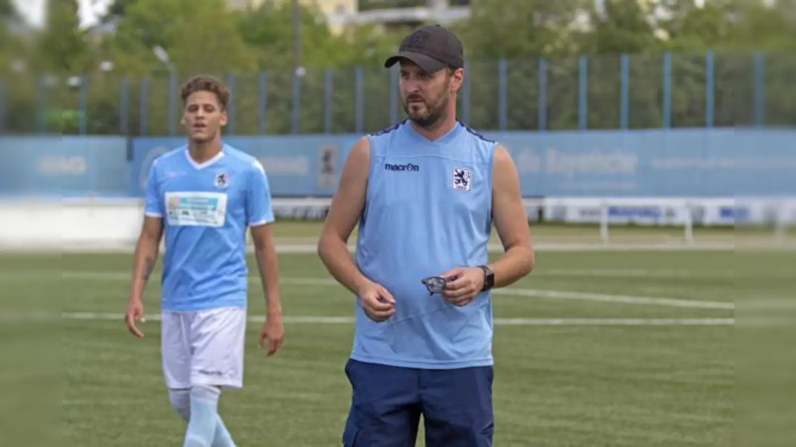 Sieht starke Gegner: Kreisliga-Trainer Andreas Kopfmüller.  (Foto: Anne Wild)