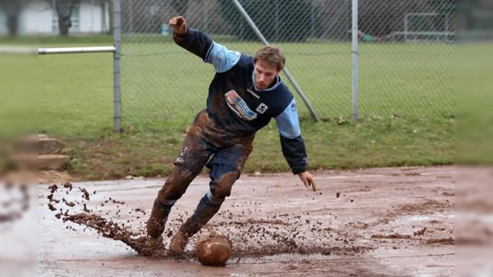 Nichts für Schönwetterfußballer.  (Foto: A. Wild)