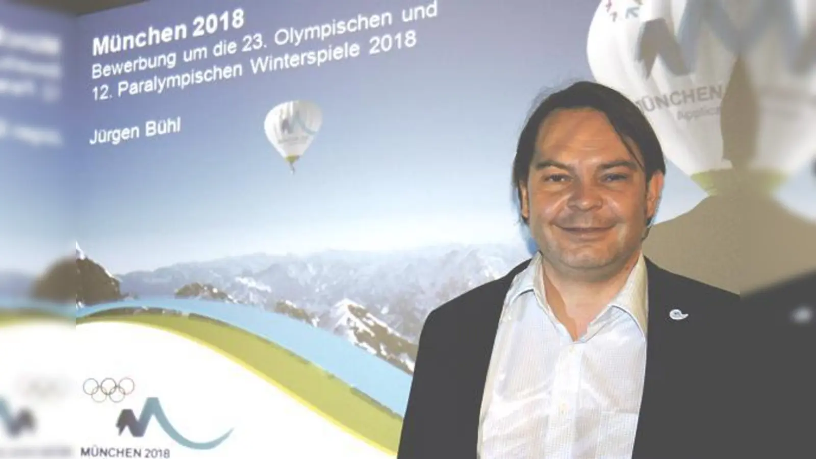 Jürgen Bühl, Planungsdirektor der Bewerbungsgesellschaft, erläutert auf Einladung der SPD Feldmoching-Hasenbergl die Einzelheiten. 	 (Foto: ws)