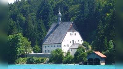 Im idyllisch gelegenen Klösterl am Walchensee findet Anfang Mai der Auffrischungskurs statt.  (Foto: KaJu Weilheim)