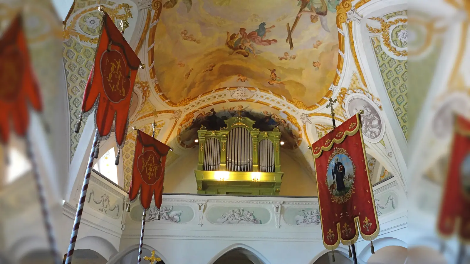 Michael Burghart wird am 21. Juni auf der Orgel in St. Leonhard spielen.  (Foto: Sepp)