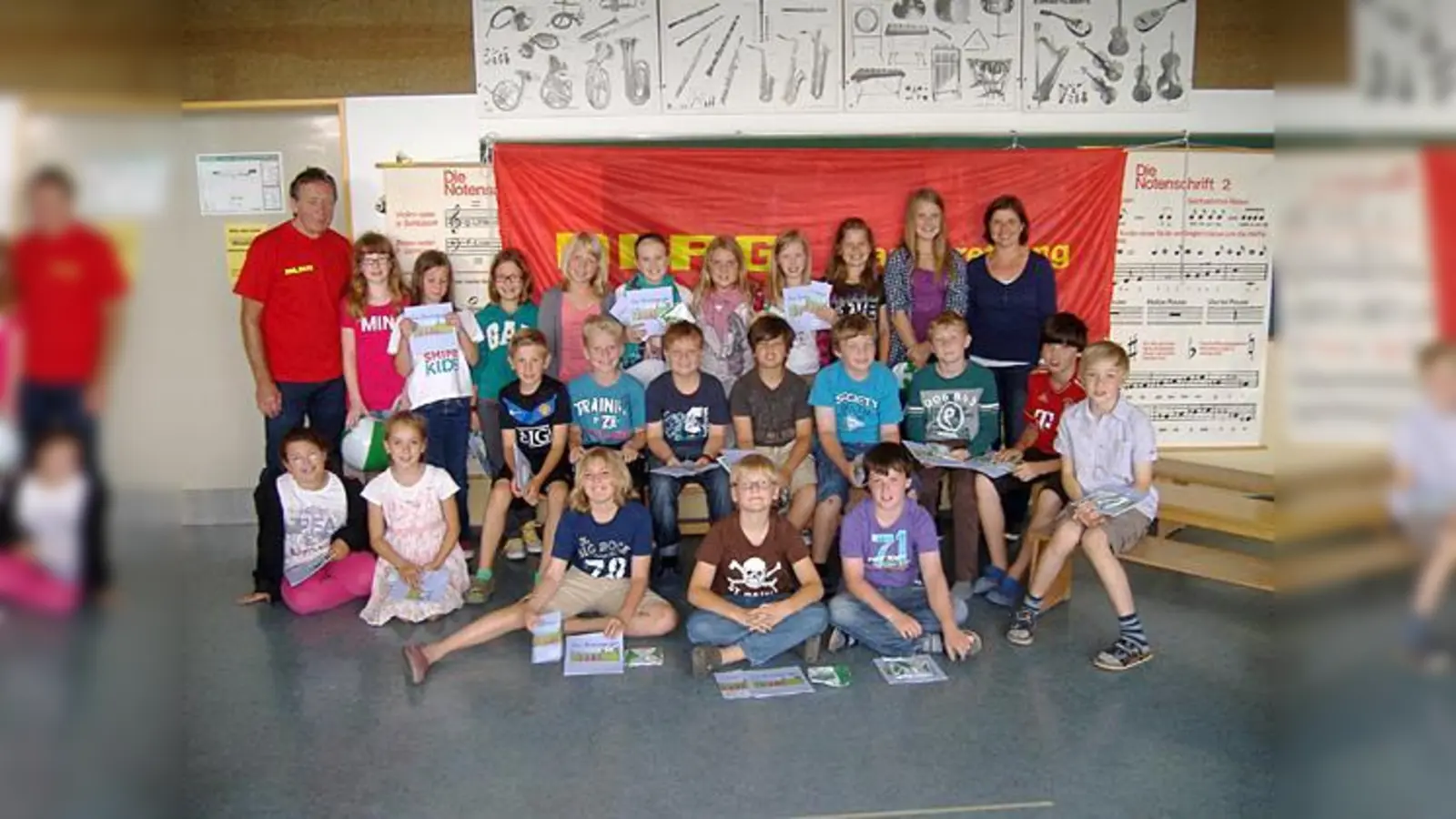 Die DLRG in der Grundschule Moosinning: Grundlegende Kenntnisse der Baderegeln sind auch bei den jüngsten Schwimmern notwendig.	 (Foto: DLRG)