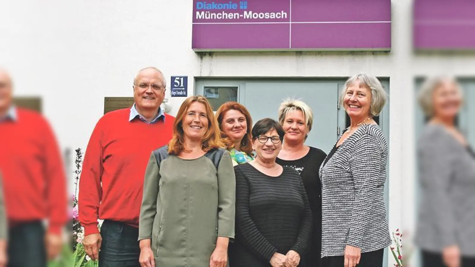 Feierten das Jubiläum (v.l): Uwe Reebs, Pflegedienstleitung Christiane Kretschmer, stellvertretende Pflegedienstleitung Snjezana Duvnjak, Ingeborg Röck, Verwaltungsmitarbeiterin Gabriele Bieswanger, Sabine Nagel, Pfarrerin der Gemeinde  (Heilig-Geist.F: JS)