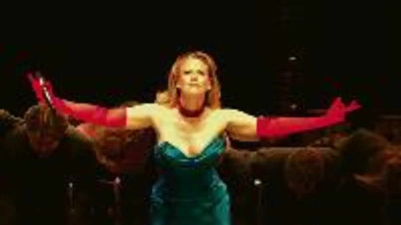 Understatement kann nicht schaden  so bezeichnet sich Barbara Schöneberger auch schon mal als die Dicke ausm Fernsehen. Übertreiben Sie doch nicht so furchtbar, Frau Schöneberger!  (Foto: Veranstalter)