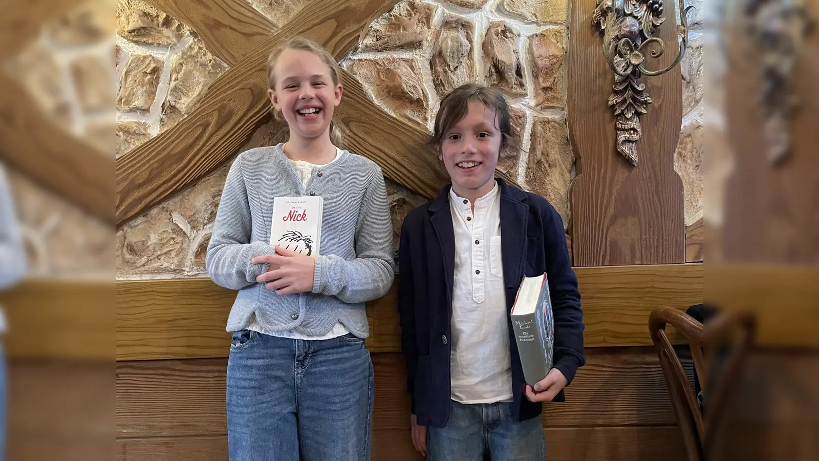 Hatten Freude beim Lesewettbewerb: Lara und Benjamin aus der Kleinfeldschule. (Foto: Kleinfeldschule)