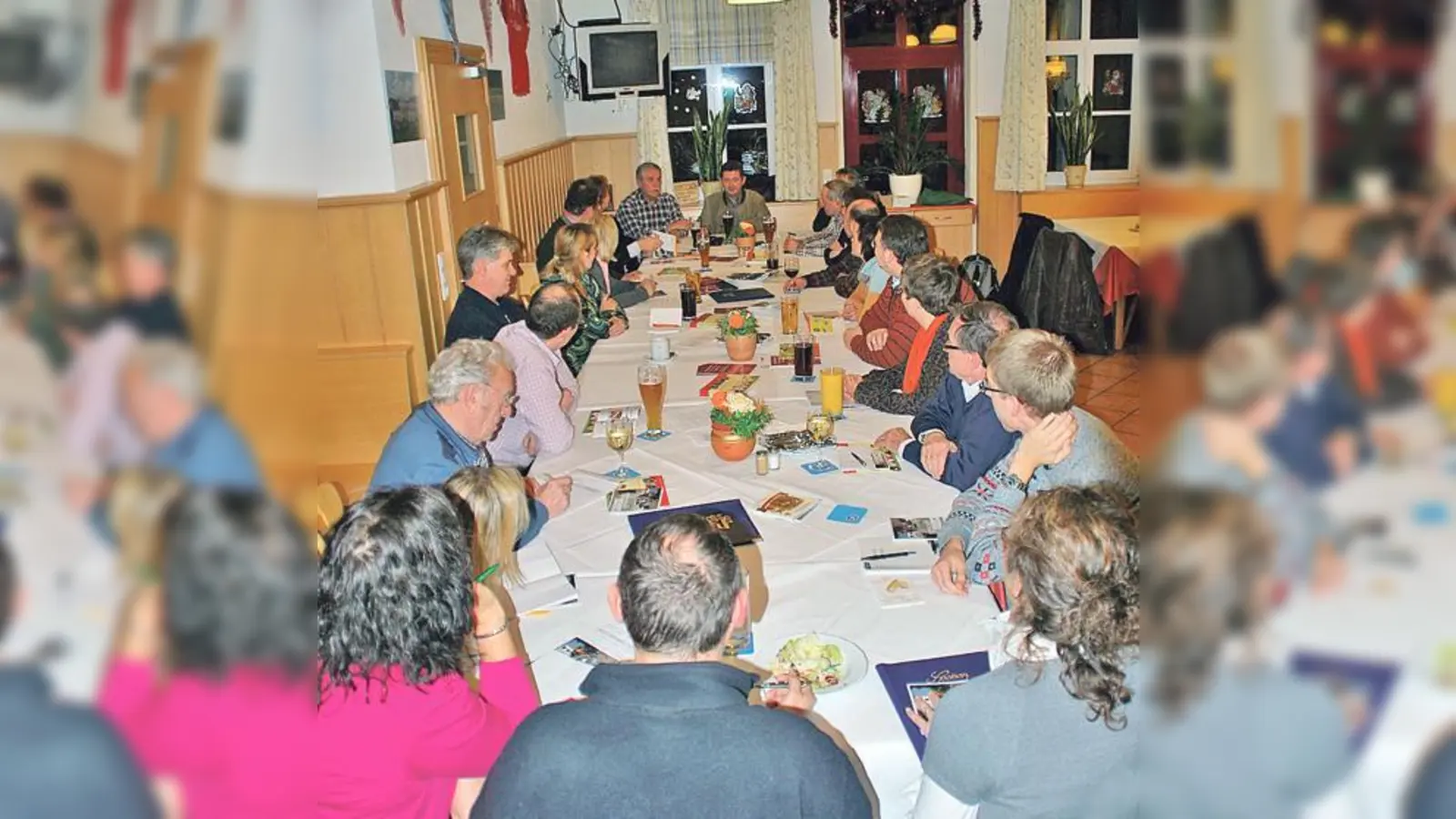 Beim Treffen der Verantwortlichen von Grasbrunner Einrichtungen wurden jede Menge Informationen ausgetauscht.	 (Foto: privat)