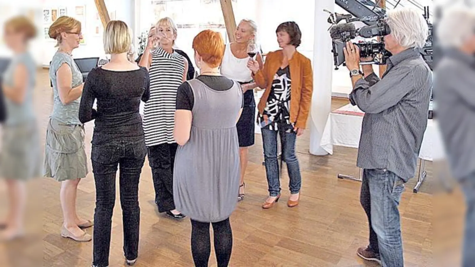 Am kommenden Wochenende heißt es im Lebensraum Kunst mit einem schönen Fest Abschied nehmen von den elf finnischen Künstlerinnen.   (Foto: VA)