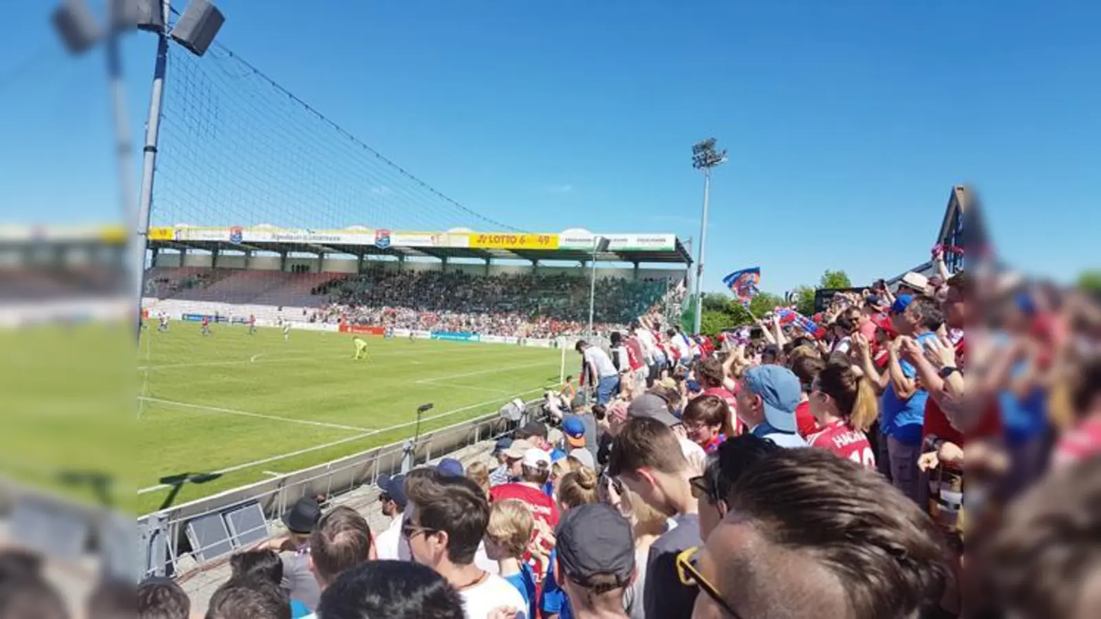 Mehr Kapazität gegen einen namhaften Gegner: Am Samstag gegen Eintracht Braunschweig werden im Sportpark zum ersten Mal seit dem Relegations-Heimspiel gegen Elversberg wieder Teile der Osttribüne (hinten) für die Zuschauer geöffnet sein.  (Foto: bs)