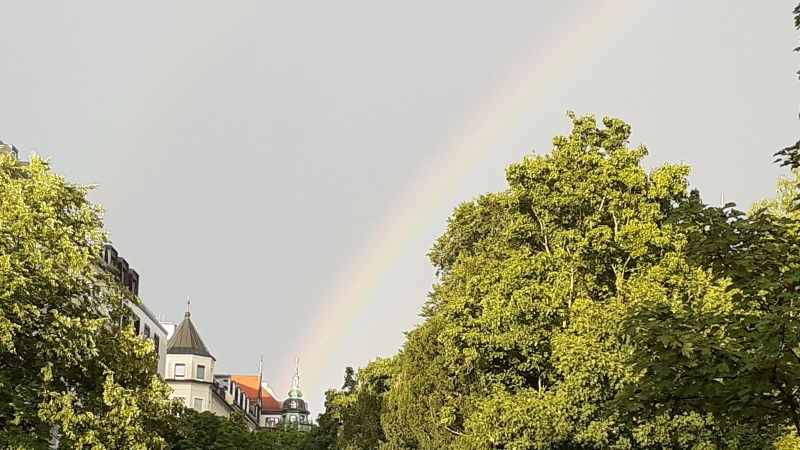 Auch wenn ein Unwetter über der Stadt tobt – danach gibt es, sozusagen zur Belohnung, oft einen Regenbogen.  (Foto: mha)